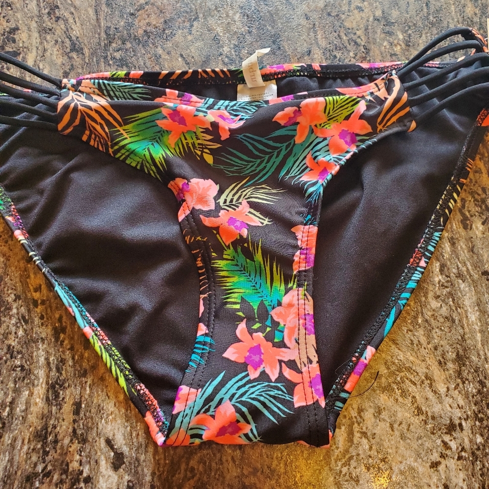 Urbanology Hawaiian swim bottums